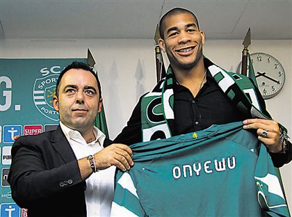 世界のサッカー情報 オグチ オニェウがスポルティング リスボンに移籍 公式情報