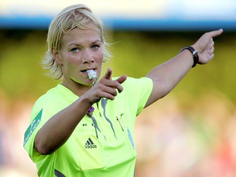 世界のサッカー情報 ドイツ上位リーグ女性審判員になったビビアナ シュタインハウスについての記事